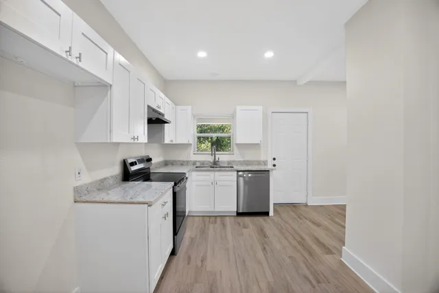 $2,250 | 304 West Vulcan Street, Brenham, TX 77833