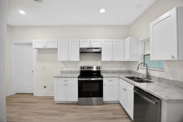 $2,250 | 304 West Vulcan Street, Brenham, TX 77833