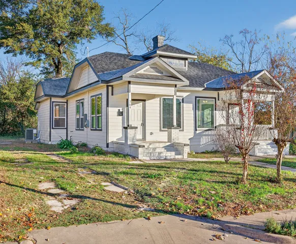 $2,250 | 304 West Vulcan Street, Brenham, TX 77833