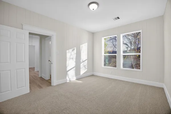 $1,875 | 304 West Vulcan Street, Brenham, TX 77833