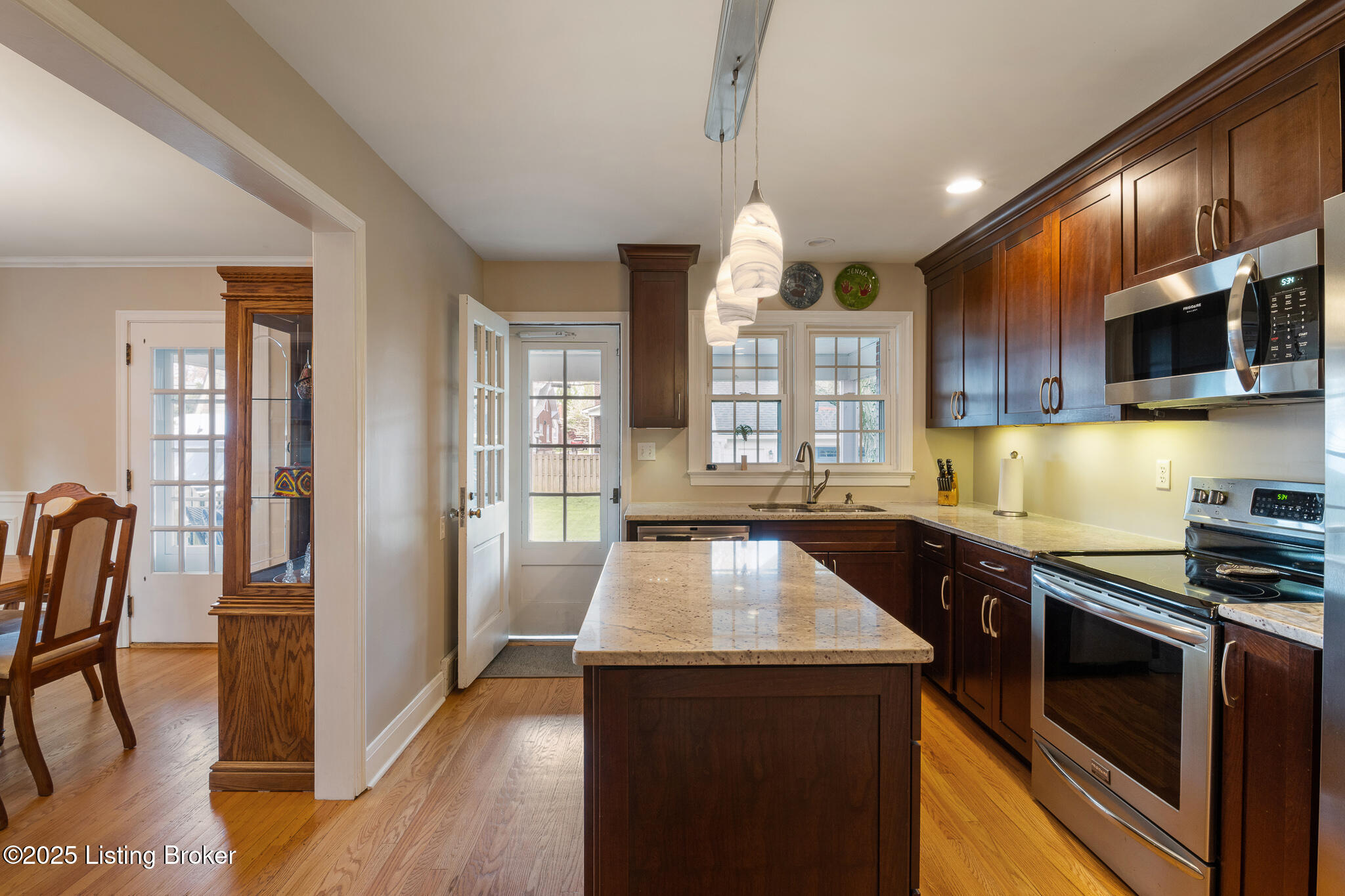 3109 Chickadee Road Louisville, KY 40213 - Photo 10 of 35 Kitchen
