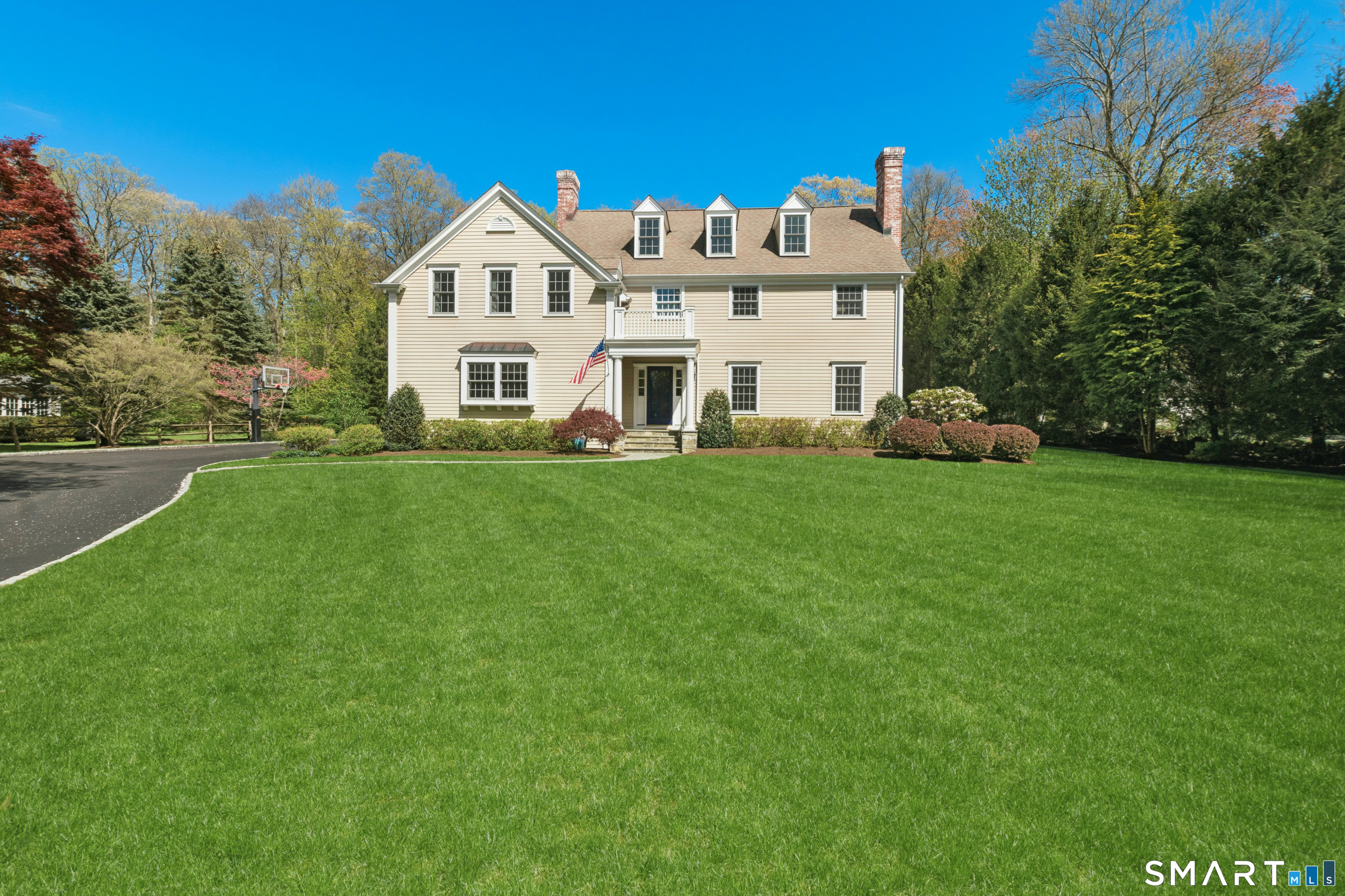 39 Leeuwarden Road Darien, CT 06820 - Photo 2 of 40
