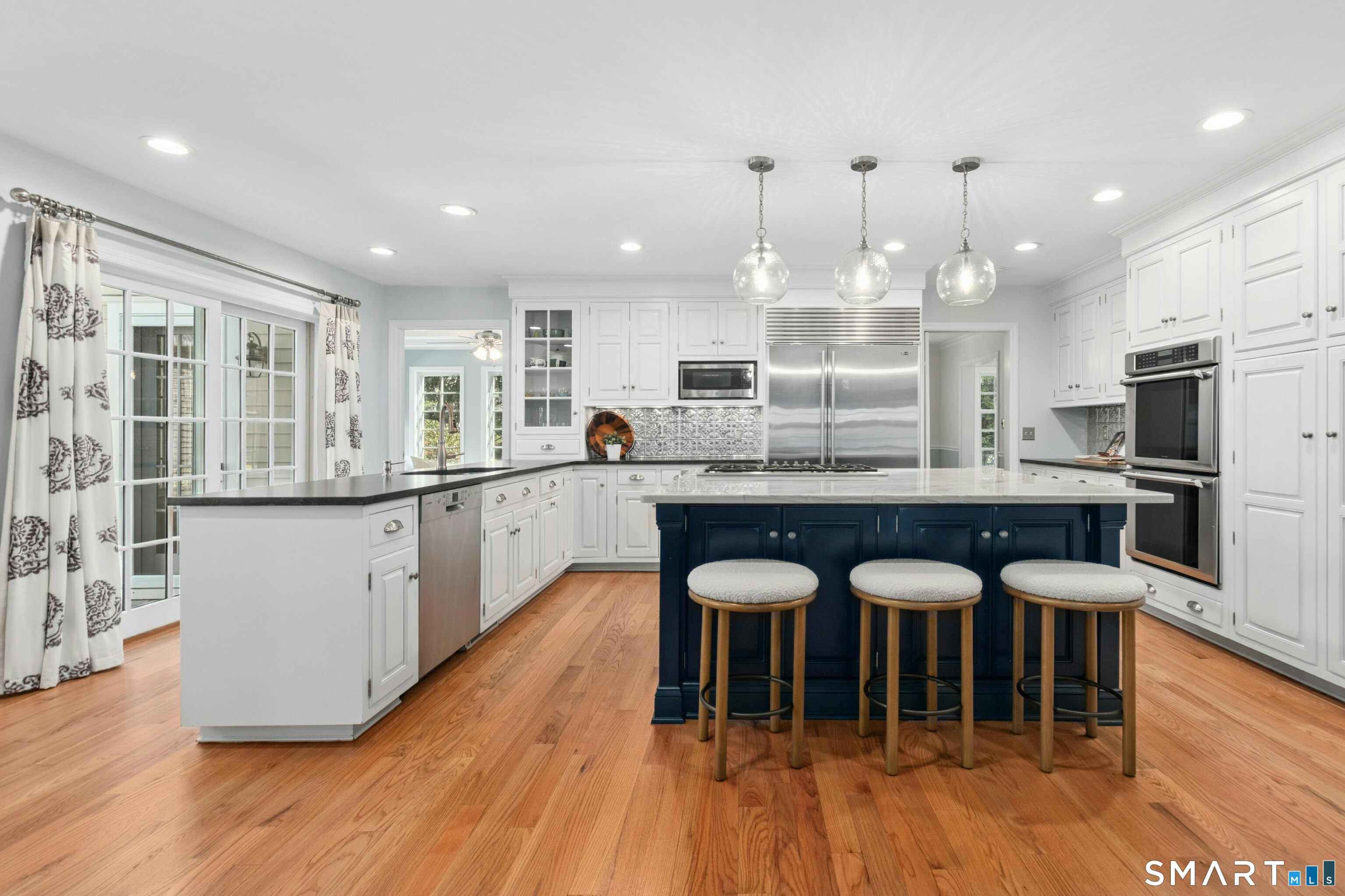 39 Leeuwarden Road Darien, CT 06820 - Photo 9 of 40