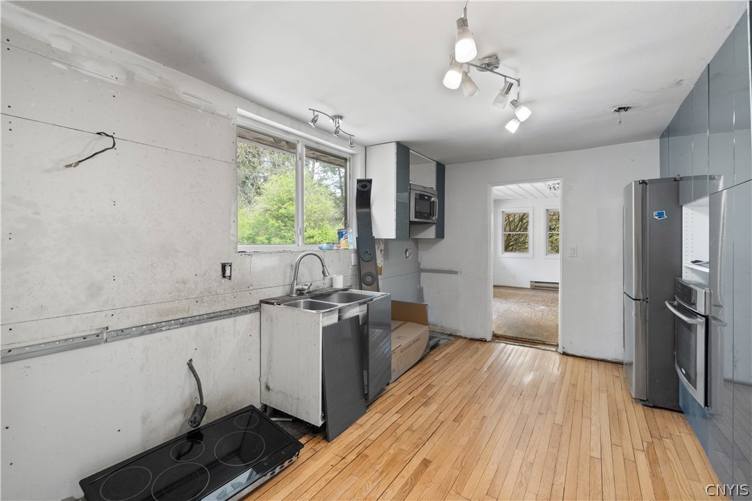 4155 Makyes Road Onondaga, NY 13215 - Photo 11 of 23 existing kitchen
