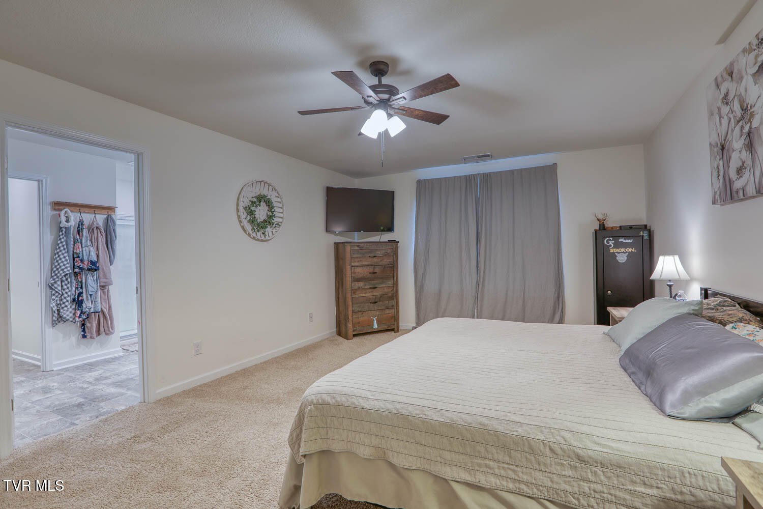 2484 Bridgeforth Crossing Kingsport, TN 37664 - Photo 45 of 66 MASTER BEDROOM