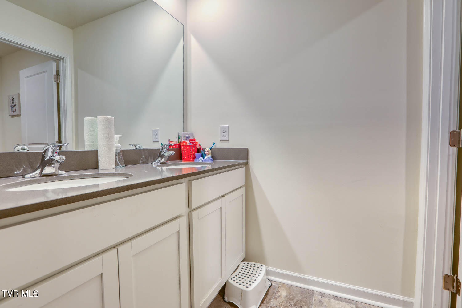 2484 Bridgeforth Crossing Kingsport, TN 37664 - Photo 61 of 66 2484 Edinburgh. Kpt MLSb (49 of 54)