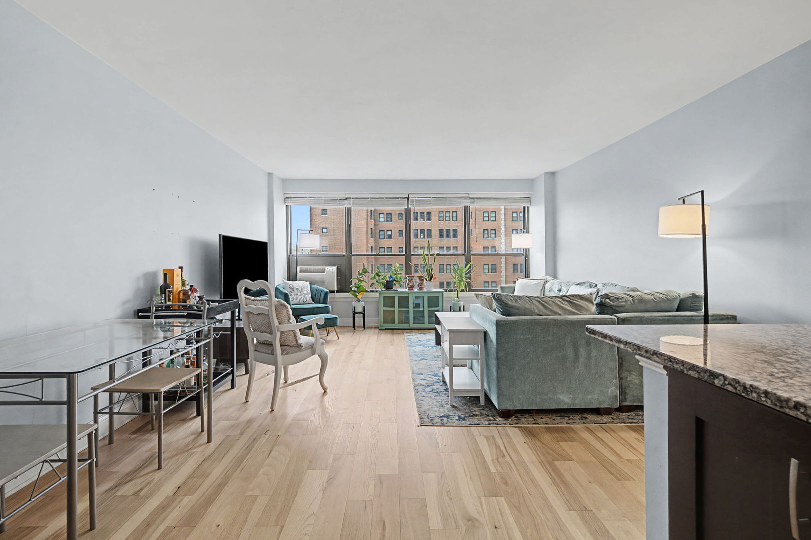 2930 North Sheridan Road, Unit 903 Chicago, IL 60657 - Photo 2 of 16