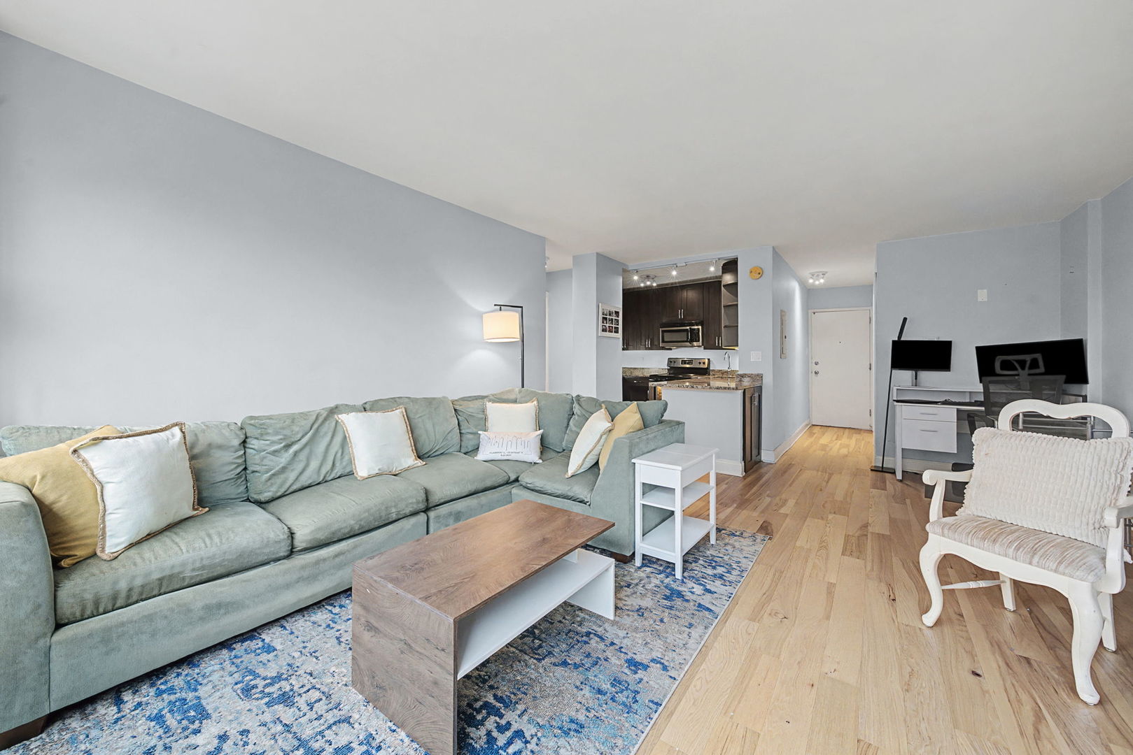 2930 North Sheridan Road, Unit 903 Chicago, IL 60657 - Photo 7 of 16