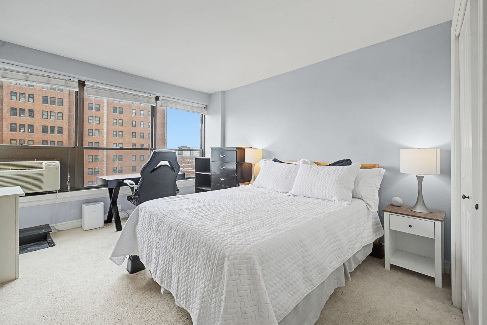2930 North Sheridan Road, Unit 903 Chicago, IL 60657 - Photo 9 of 16