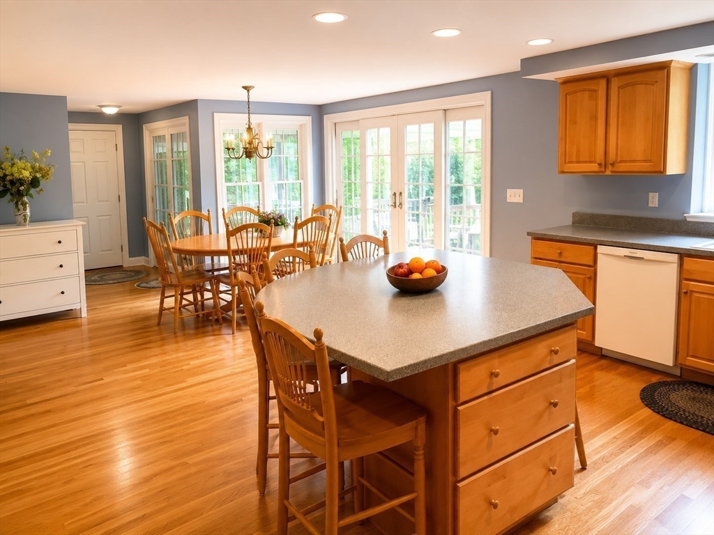 4 Lasallette Road Westford, MA 01886 - Photo 5 of 25