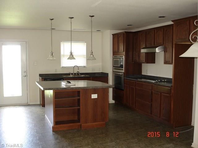 726 Bitting Hall Circle Rural Hall, NC 27045 - Photo 7 of 12 Gallery Image 7