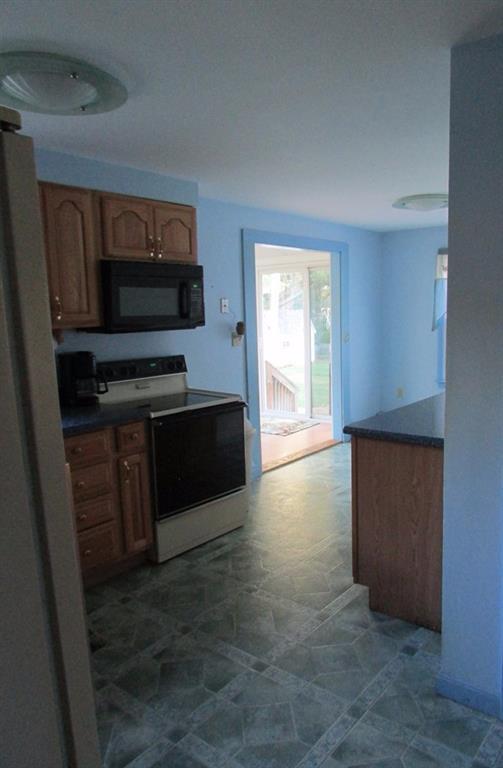 63 West Merrill Road Topsham, ME 04086 - Photo 22 of 32 View coming up the hall...