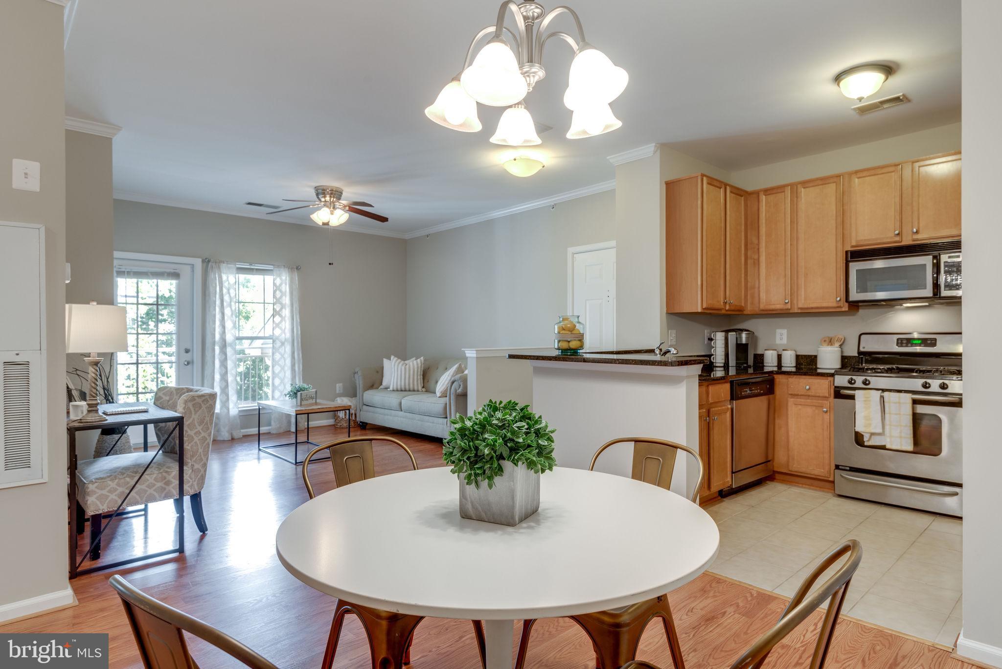 1516 North Point Drive, Unit 304 Reston, VA 20194 - Photo 8 of 22 Dining Room