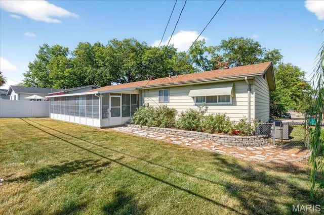 $2,350 | 354 Burncoate Drive, Oakville, MO 63129