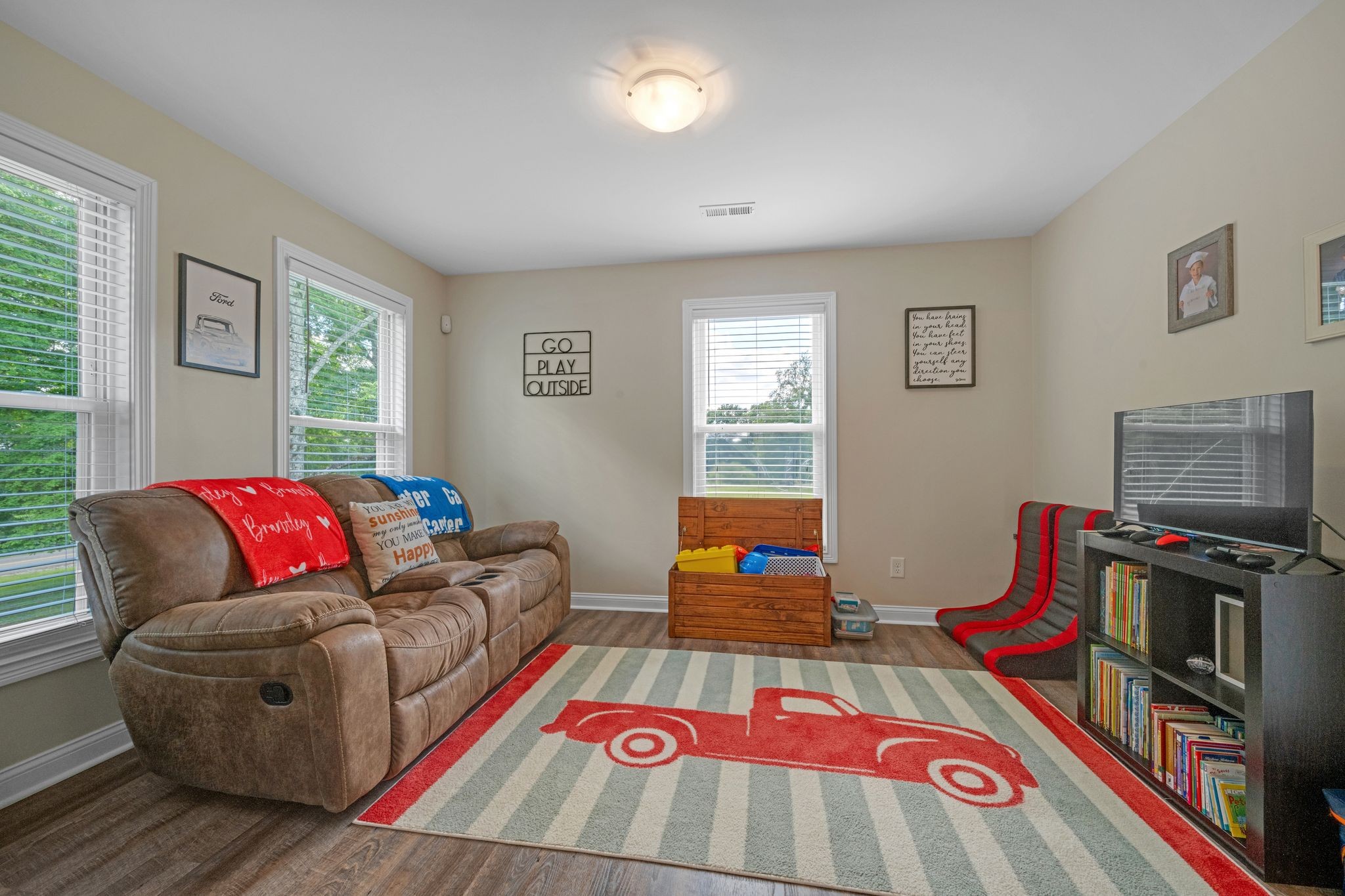 1640 Greenwood Road Charlotte, TN 37036 - Photo 25 of 37 Flex/play/study area upstairs