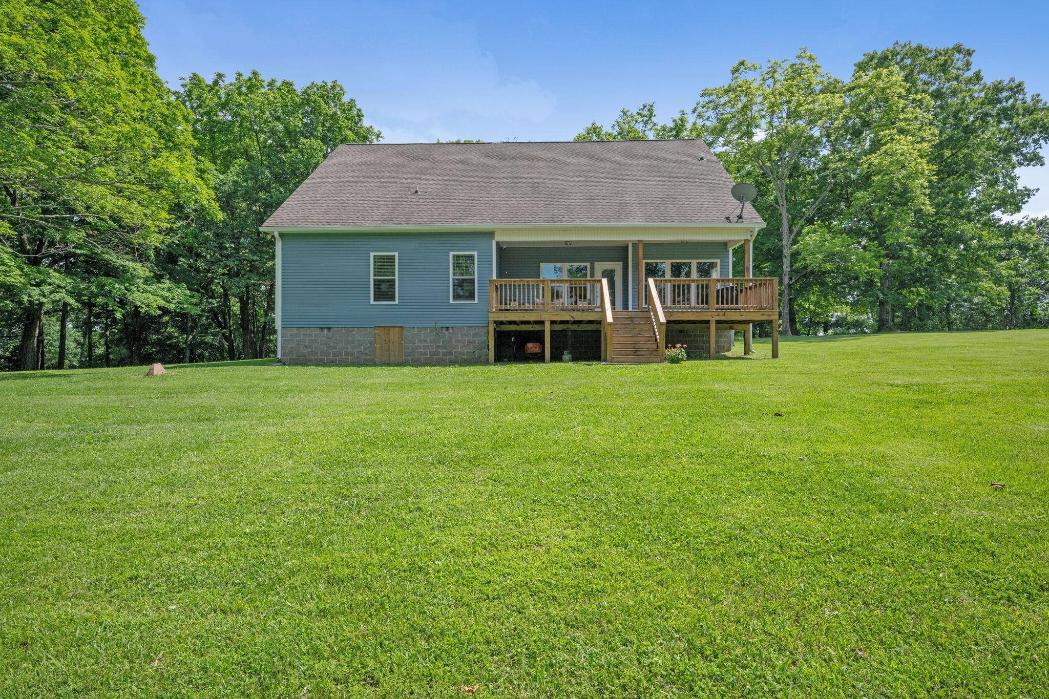1640 Greenwood Road Charlotte, TN 37036 - Photo 34 of 37 Back of home view