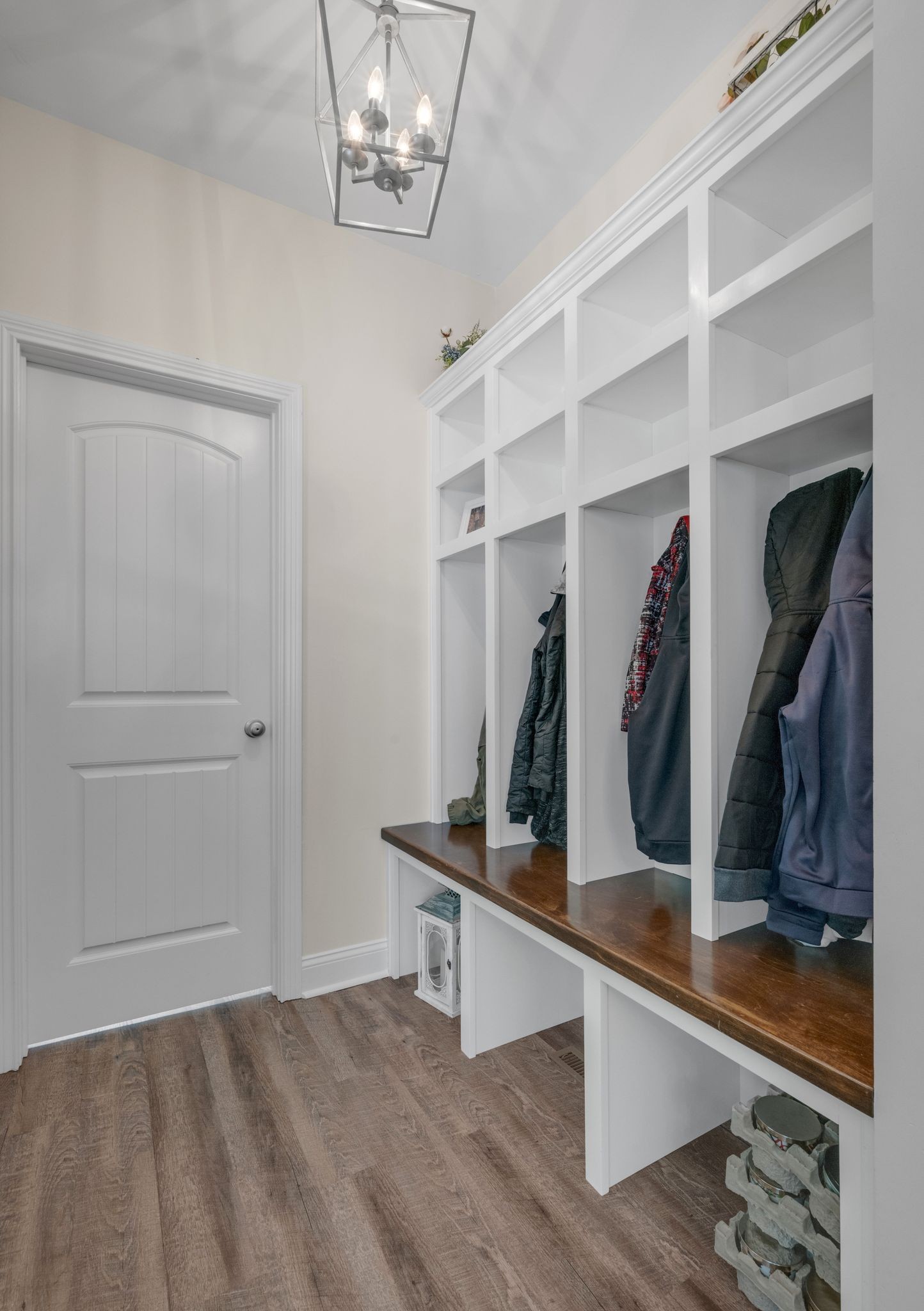 1640 Greenwood Road Charlotte, TN 37036 - Photo 9 of 37 Built in Hall Tree ~ Great addition to keep organized