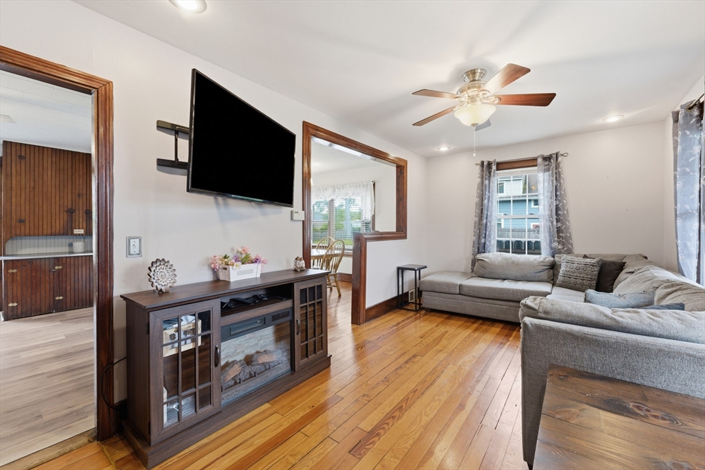 41 Verge Street Springfield, MA 01129 - Photo 8 of 40
