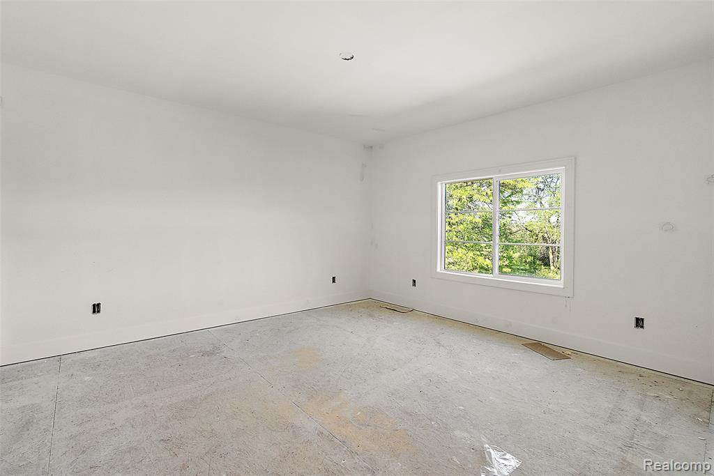 60637 Schoenherr Road Washington, MI 48094 - Photo 22 of 28 Gallery Image 22