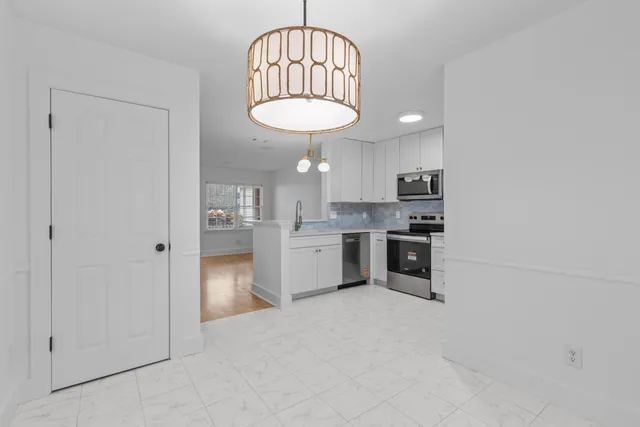 $3,050 | 1211 Meadow Park Lane, Unit B, Mount Pleasant, SC 29464