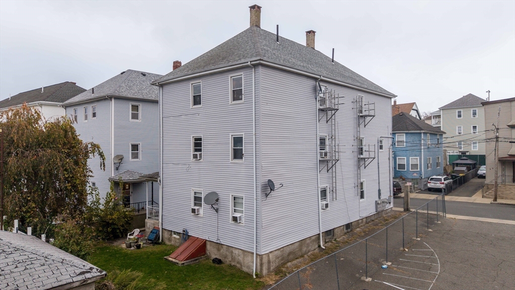 83 Jencks Street Fall River, MA 02723 - Photo 3 of 38 Gallery Image 3