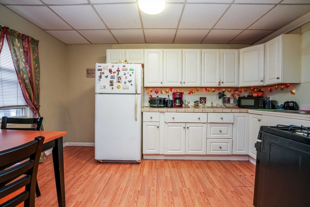83 Jencks Street Fall River, MA 02723 - Photo 5 of 38 Gallery Image 5
