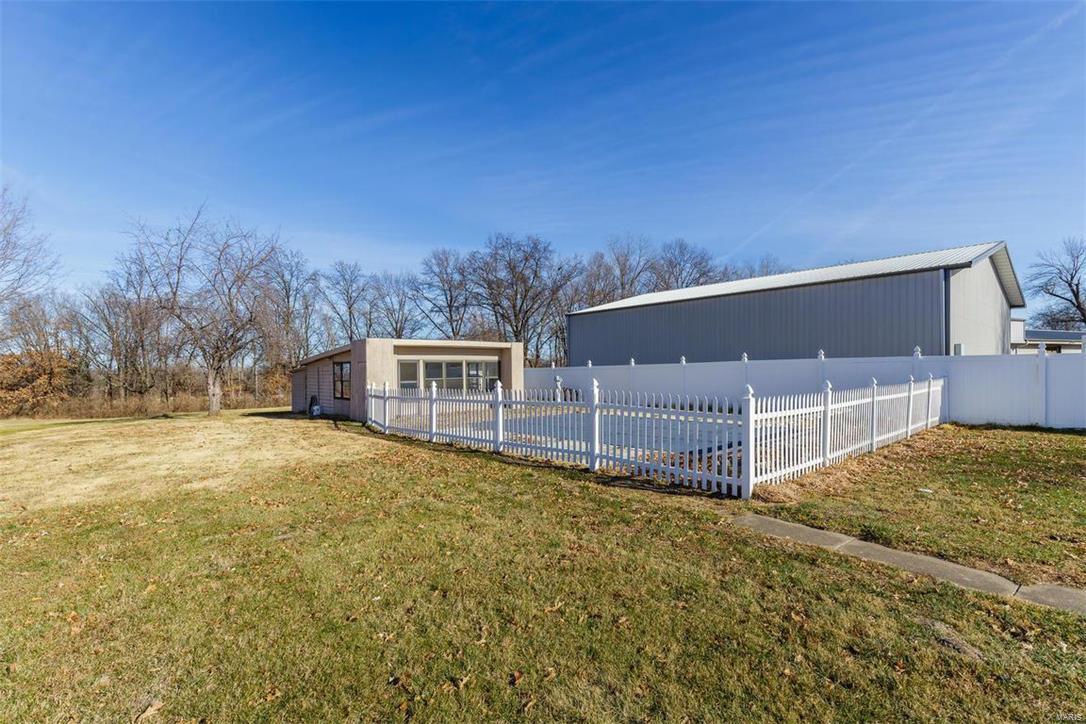 15 North Service Road St. Peters, MO 63376 - Photo 4 of 23 Gallery Image 4