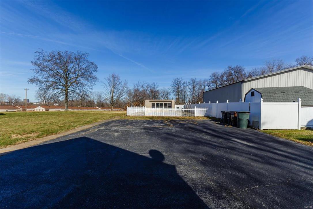 15 North Service Road St. Peters, MO 63376 - Photo 8 of 23 Gallery Image 8