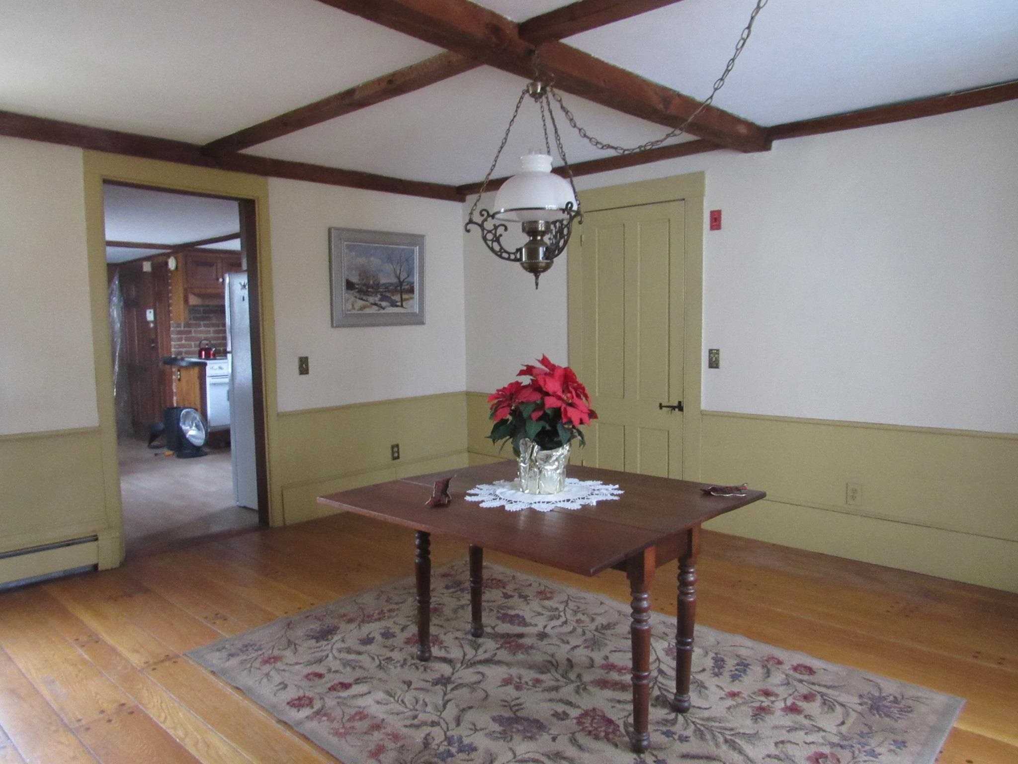 16 Chester Road Derry, NH 03038 - Photo 5 of 34 Gallery Image 5