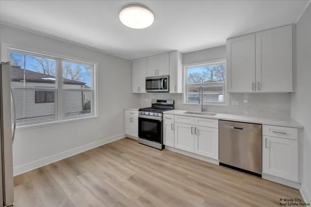 $369,000 | 709 North Kramer Avenue, Lombard, IL 60148