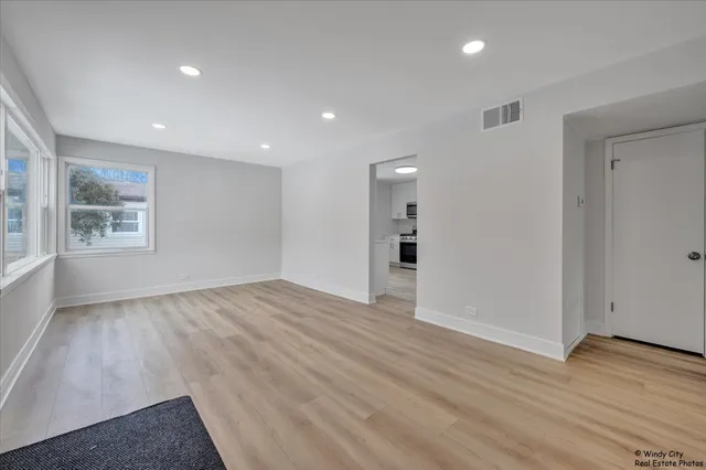 $369,000 | 709 North Kramer Avenue, Lombard, IL 60148