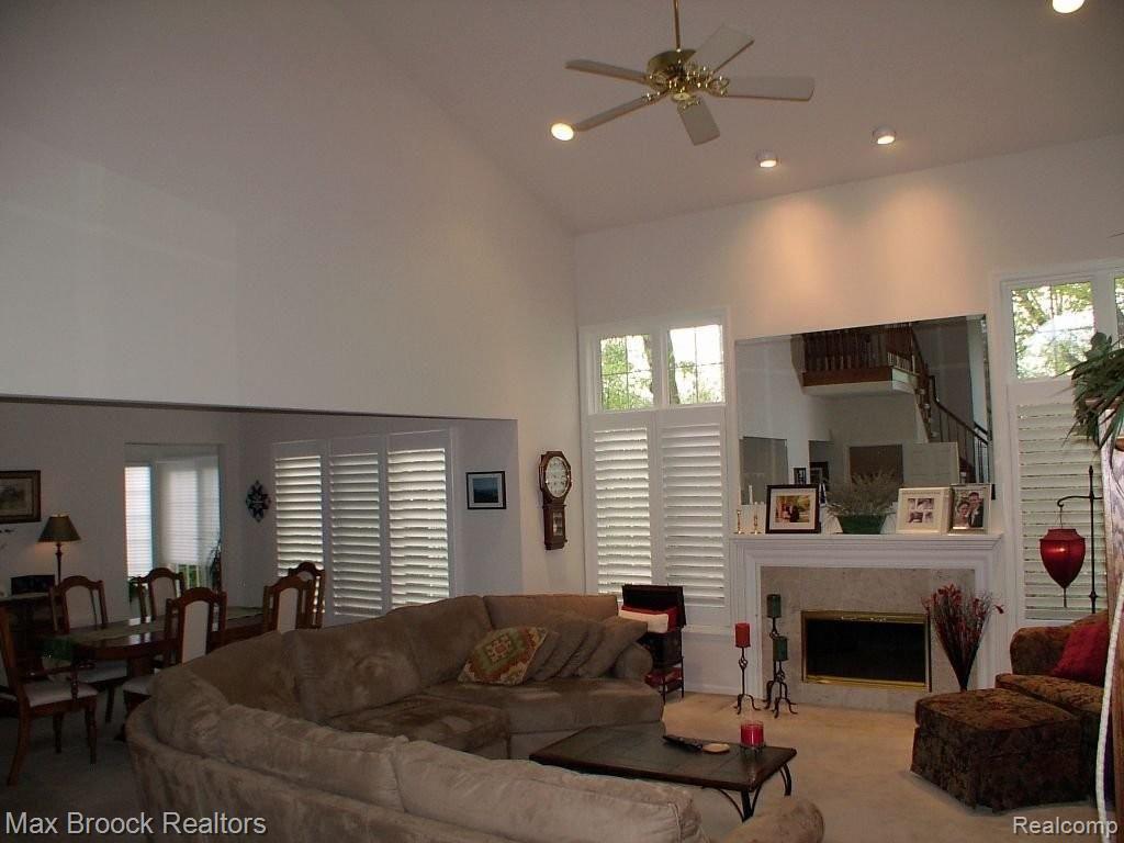 3626 Sahalee Drive Rochester, MI 48309 - Photo 7 of 24 Great Rm & Dining Rm