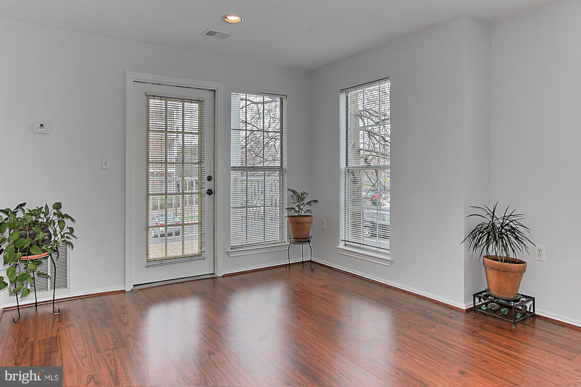 20950 Timber Ridge Terrace, Unit 201 Ashburn, VA 20147 - Photo 17 of 37 Dining area