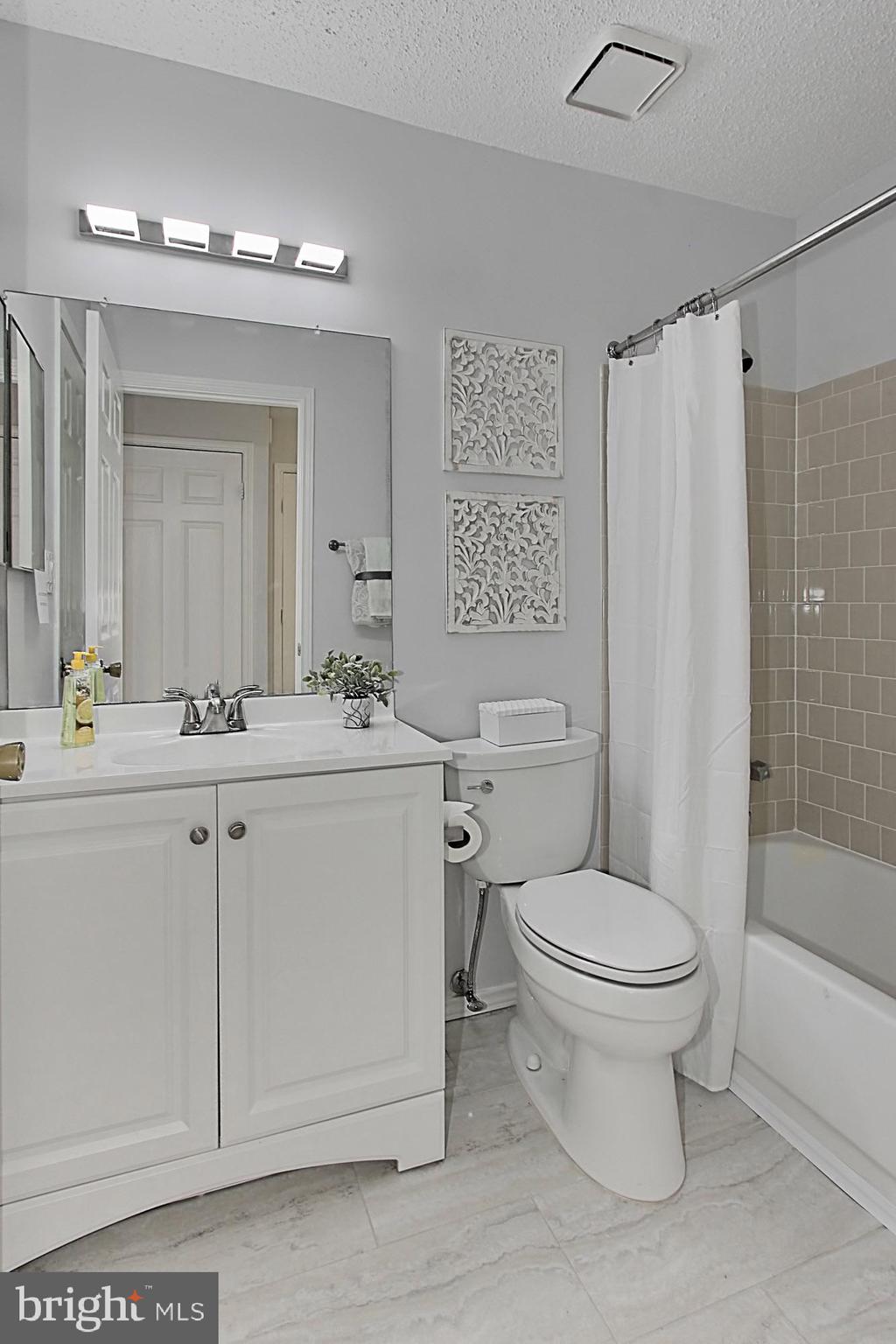 20950 Timber Ridge Terrace, Unit 201 Ashburn, VA 20147 - Photo 20 of 37