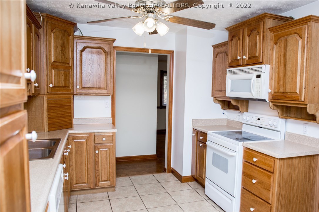 3019 Wilson Road Barboursville, WV 25504 - Photo 7 of 21 Gallery Image 7