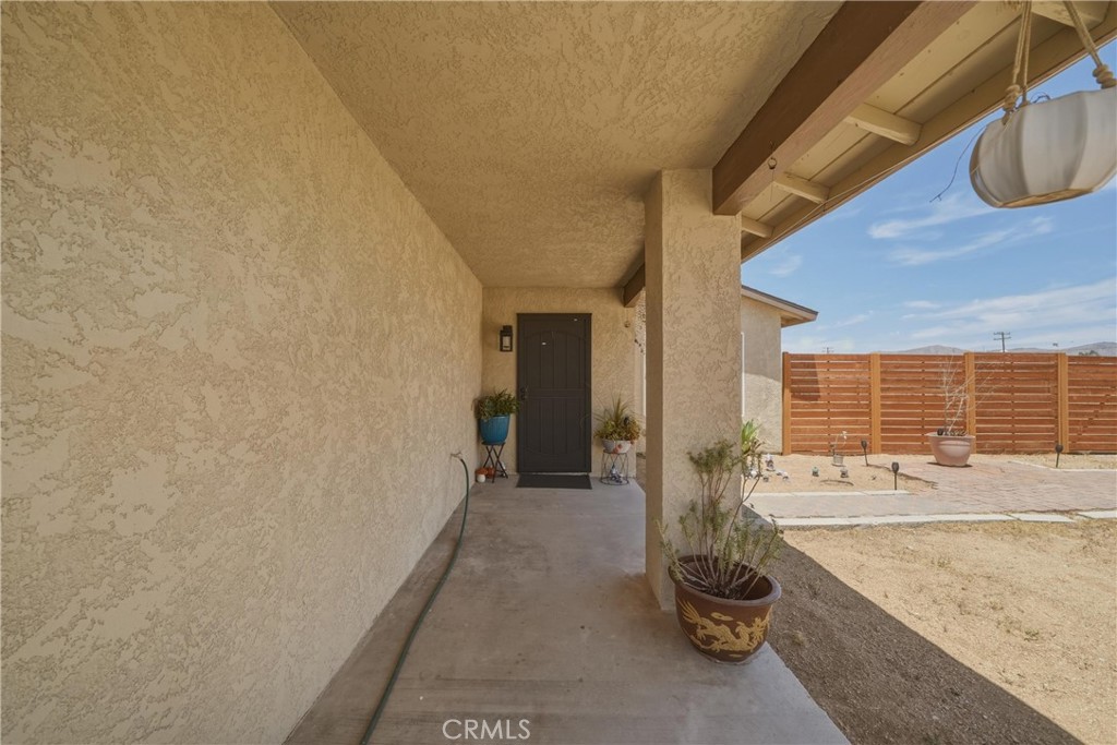 23560 Tussing Ranch Road Apple Valley, CA 92308 - Photo 5 of 31