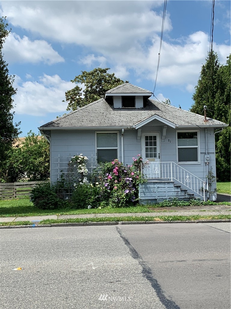 81 Logan Avenue South Renton, WA 98057 - Photo 1 of 16