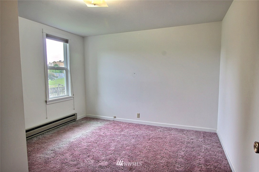 81 Logan Avenue South Renton, WA 98057 - Photo 12 of 16