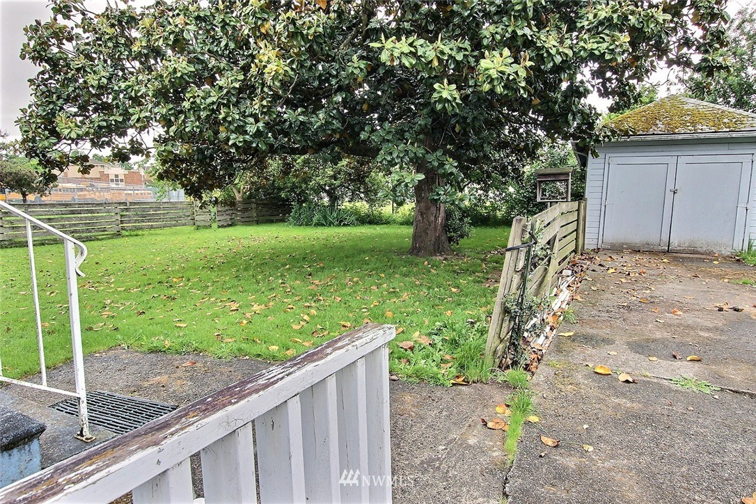 81 Logan Avenue South Renton, WA 98057 - Photo 15 of 16