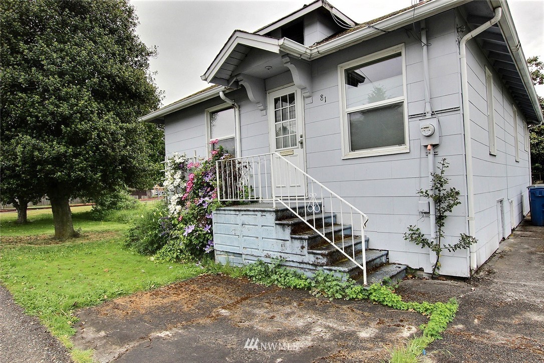 81 Logan Avenue South Renton, WA 98057 - Photo 3 of 16