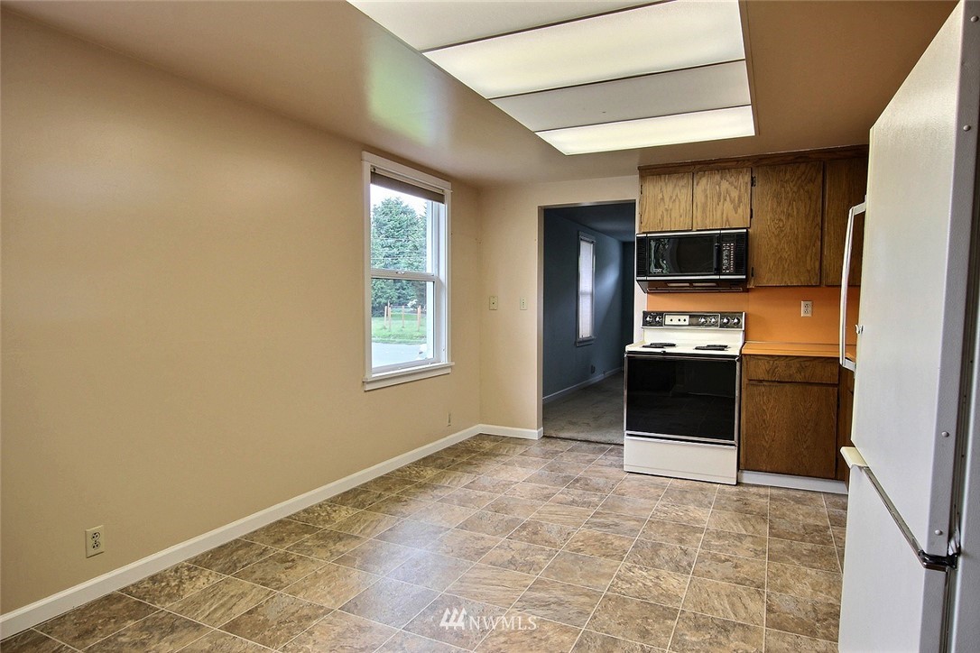 81 Logan Avenue South Renton, WA 98057 - Photo 9 of 16