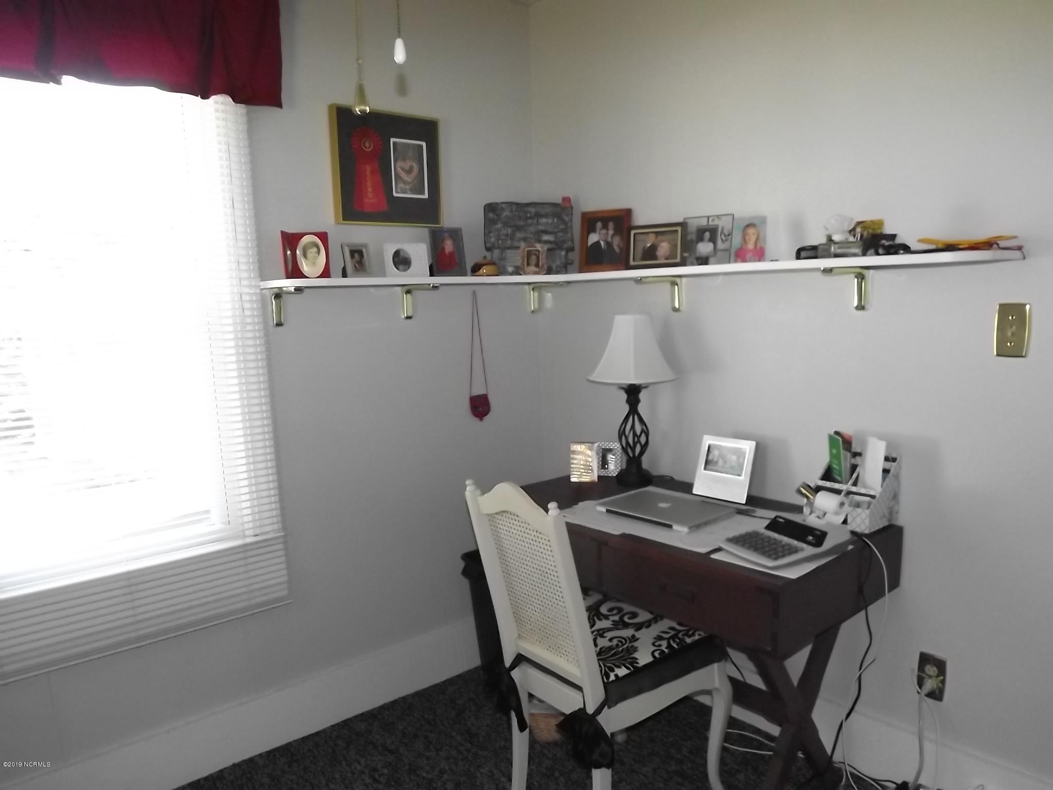 2755 Elkton Road Clarkton, NC 28433 - Photo 23 of 33 desk area