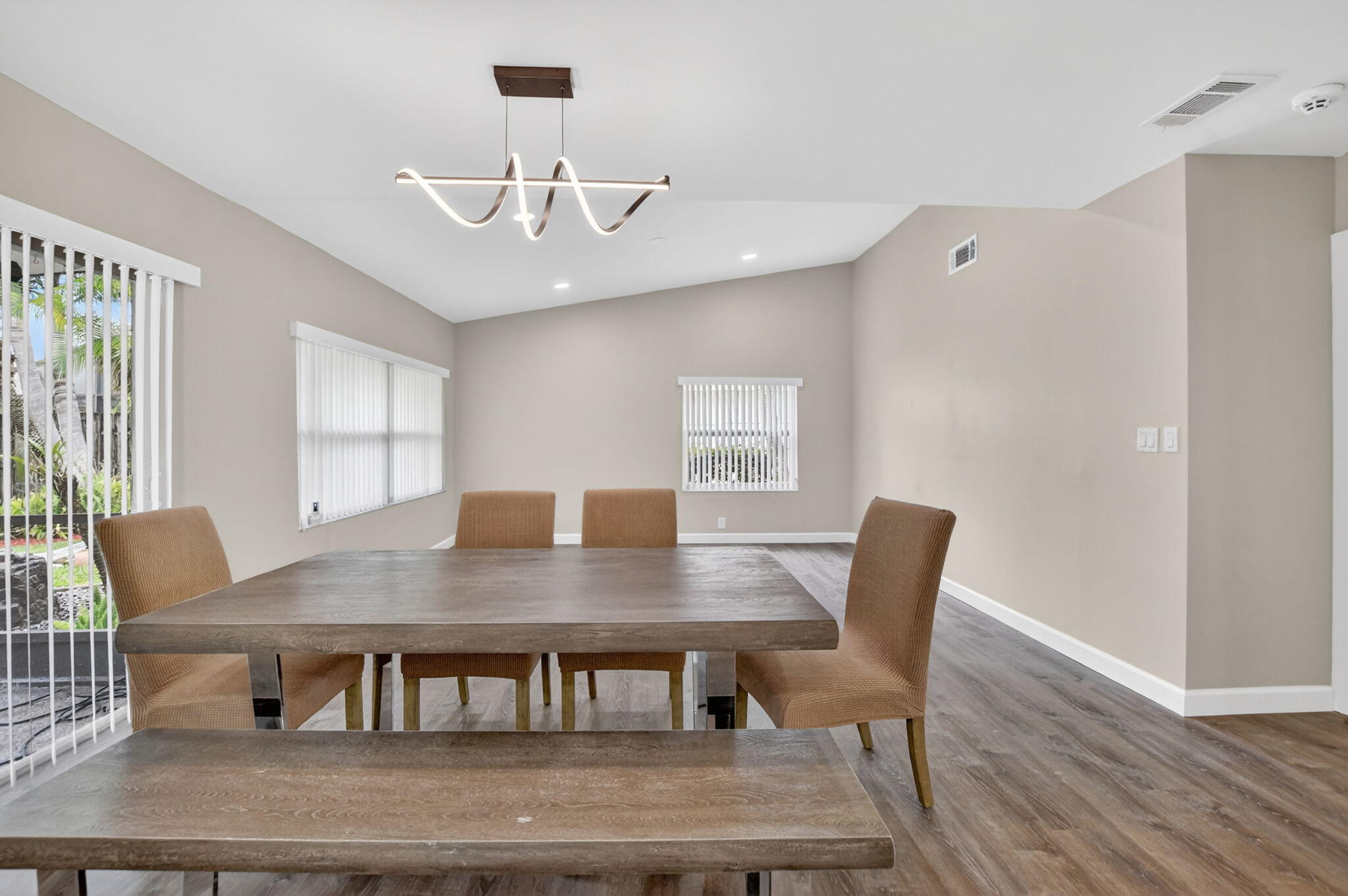 3068 Northwest 25th Way Boca Raton, FL 33434 - Photo 5 of 32 Dining to Living