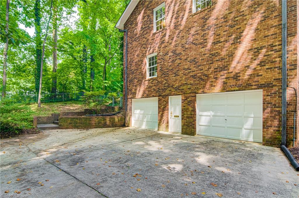 3375 Staghorn Road Winston-Salem, NC 27104 - Photo 3 of 45 Gallery Image 3