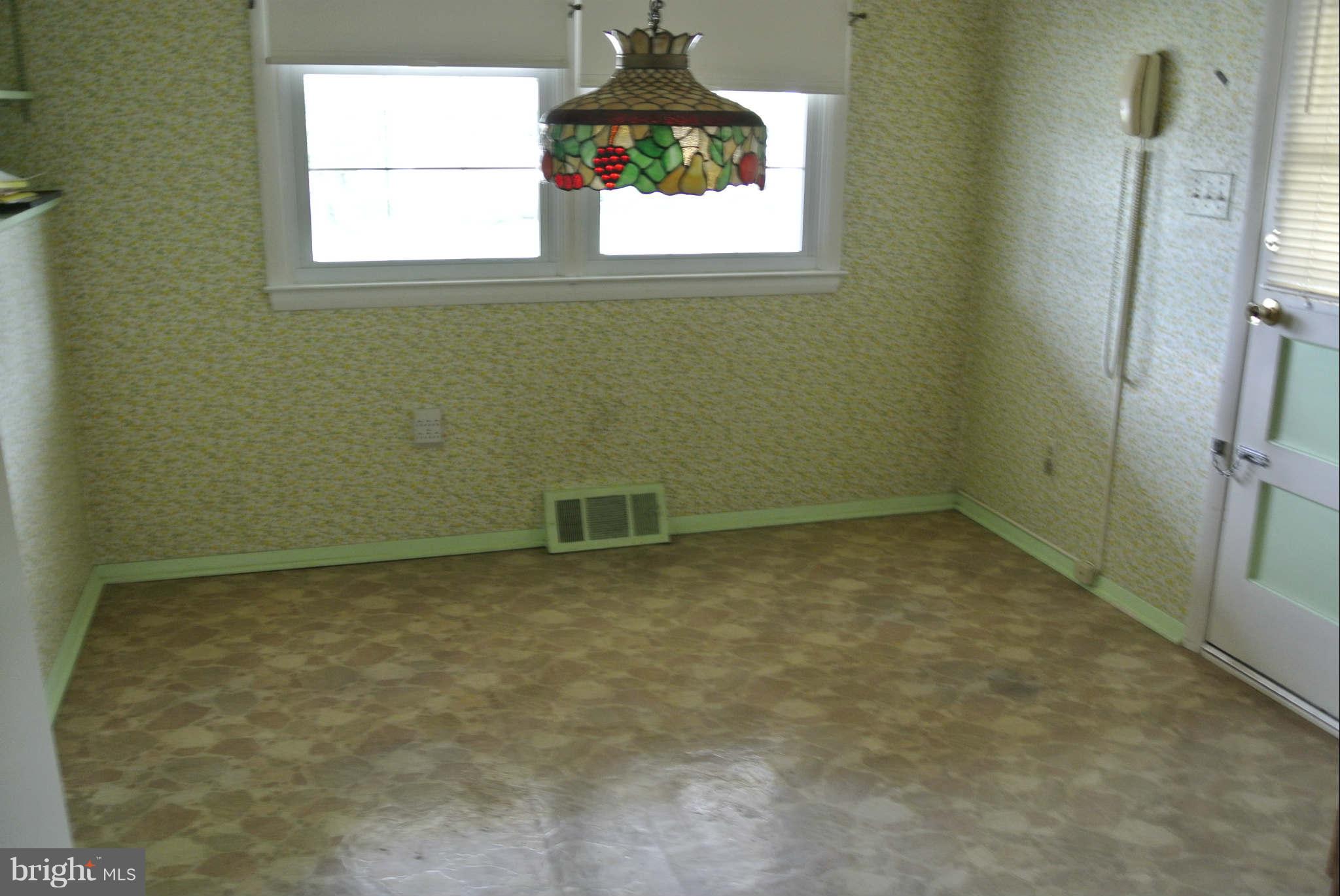 6735 Fordcrest Road Baltimore, MD 21237 - Photo 8 of 22 Kitchen