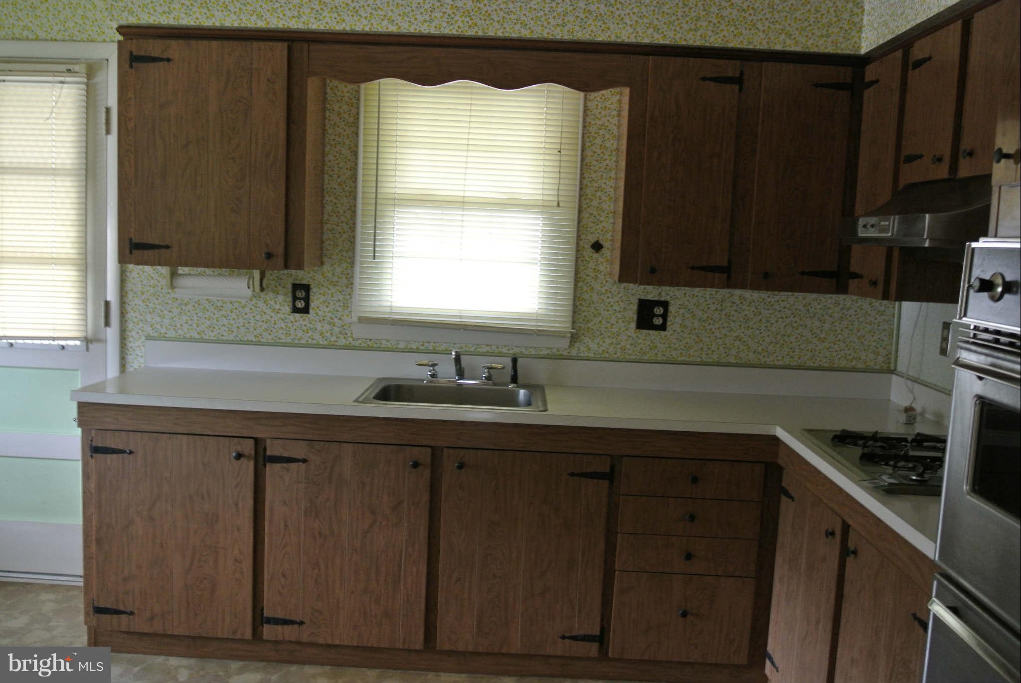 6735 Fordcrest Road Baltimore, MD 21237 - Photo 9 of 22 Kitchen 2