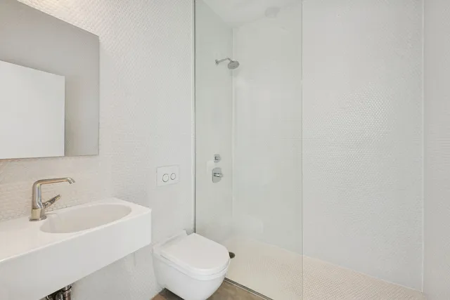 a view of entryway with a window