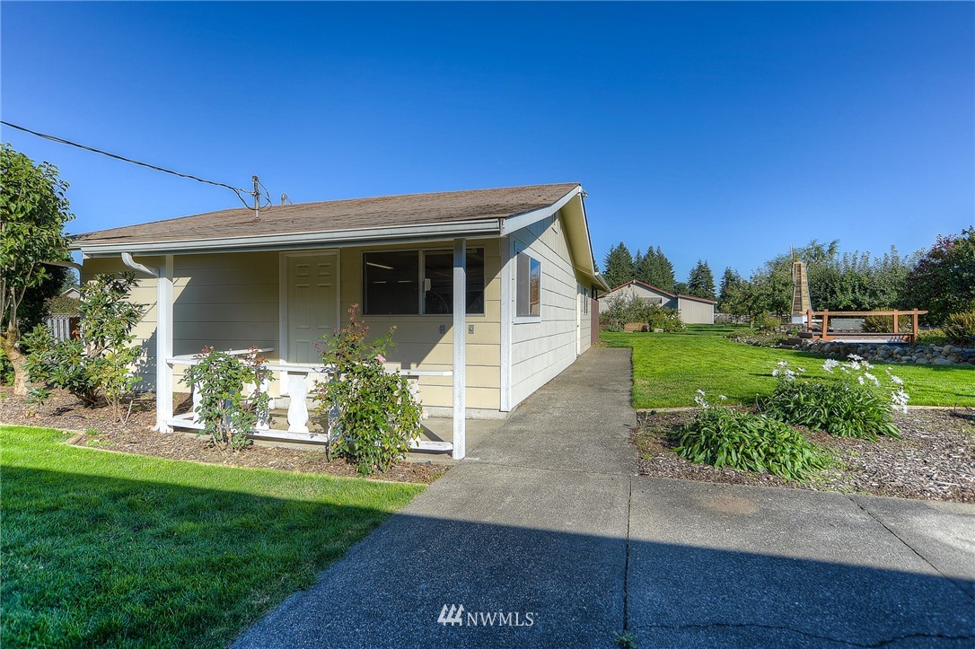 18504 Apricot Street Southwest Rochester, WA 98579 - Photo 4 of 25