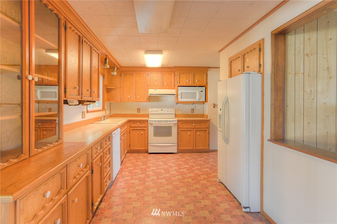 18504 Apricot Street Southwest Rochester, WA 98579 - Photo 7 of 25