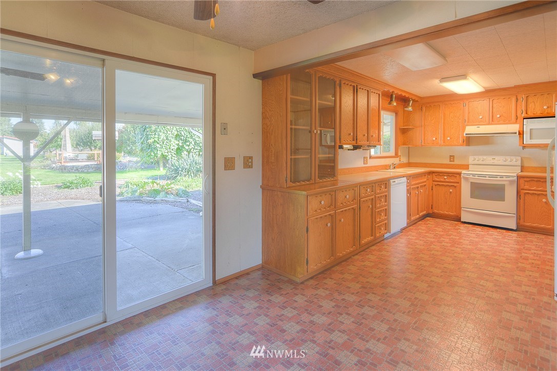 18504 Apricot Street Southwest Rochester, WA 98579 - Photo 10 of 25